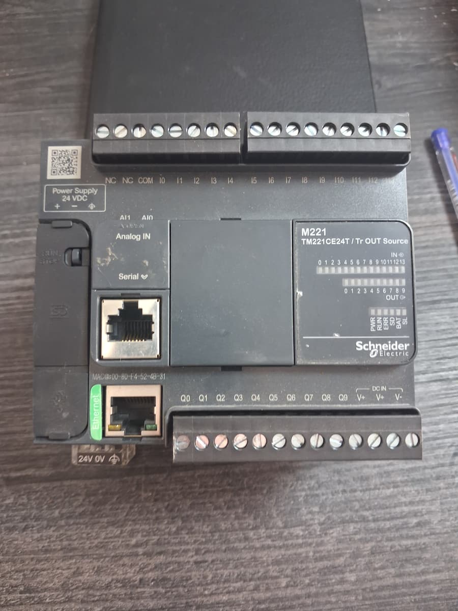 TM221CE24T